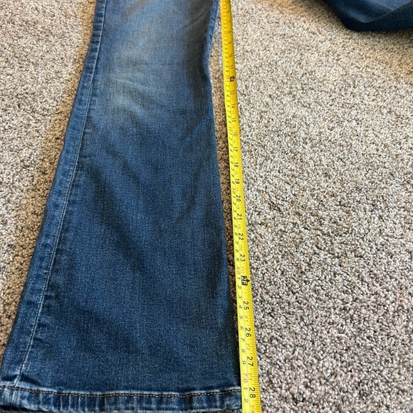 Joe’s Women’s Flawless The Provocateur Petite Bootcut Mid Rise Jean Size 27 - Picture 10 of 10